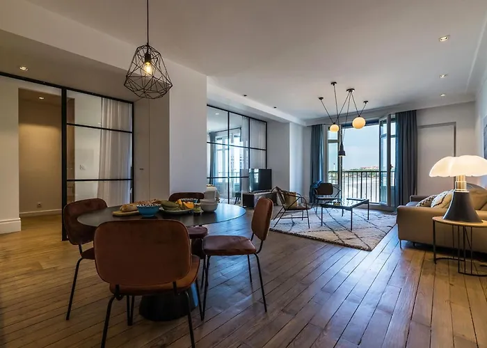 Beachview Keyweek Beachfront Renovated With Parking In Apartment *